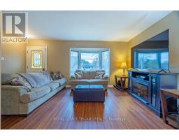 34 STRATHCONA DRIVE - 4