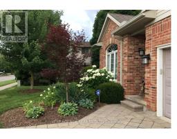 338 AMBLESIDE DRIVE - 4