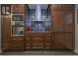 302 - 280 QUEENS AVENUE - 18