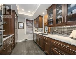 302 - 280 QUEENS AVENUE - 19