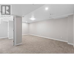 28 - 1478 ADELAIDE STREET N - 30