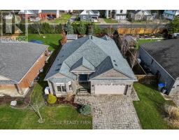 15 MAYAPPLE CRESCENT - 1