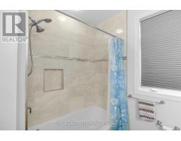 15 MAYAPPLE CRESCENT - 21