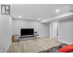 15 MAYAPPLE CRESCENT - 29