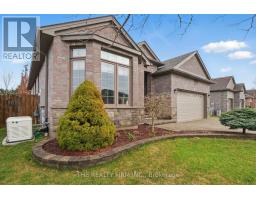 15 MAYAPPLE CRESCENT - 3