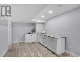 15 MAYAPPLE CRESCENT - 30