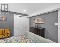 15 MAYAPPLE CRESCENT - 33