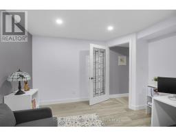 15 MAYAPPLE CRESCENT - 34