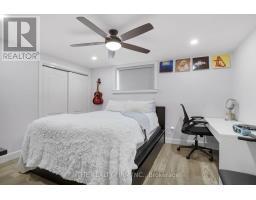 15 MAYAPPLE CRESCENT - 36