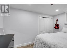 15 MAYAPPLE CRESCENT - 37