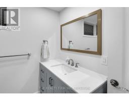 15 MAYAPPLE CRESCENT - 38