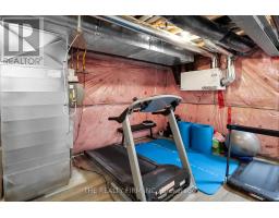 15 MAYAPPLE CRESCENT - 39