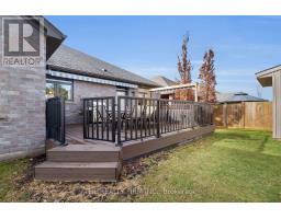 15 MAYAPPLE CRESCENT - 44