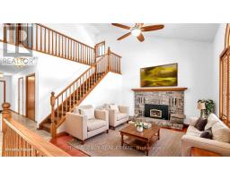 62 NAPOLEON DRIVE - 12