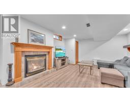 62 NAPOLEON DRIVE - 24