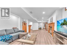 62 NAPOLEON DRIVE - 25