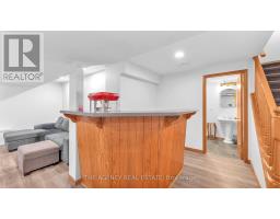 62 NAPOLEON DRIVE - 26