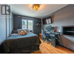 631 THORNWOOD COURT - 24