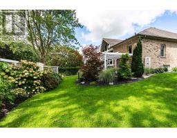 374 MACDONALD STREET - 40