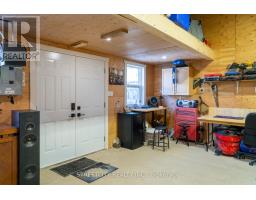 72 CORINTH COURT - 32