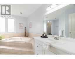 5 LAVENDER WAY - 27