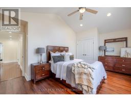 1095 CORONATION DRIVE - 32