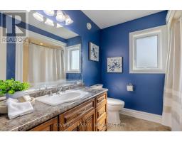 1095 CORONATION DRIVE - 33