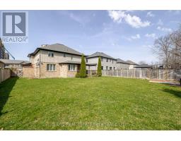 1095 CORONATION DRIVE - 37
