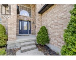 1095 CORONATION DRIVE - 5
