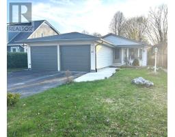 25 COTTONWOOD CRESCENT - 1