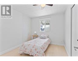 25 COTTONWOOD CRESCENT - 19