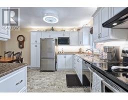 60 - 511 ADMIRAL DRIVE - 6