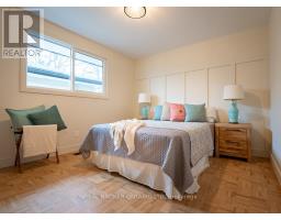 59 SURREY CRESCENT - 12