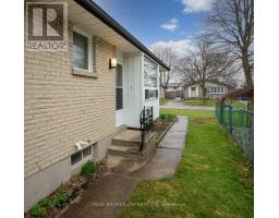 59 SURREY CRESCENT - 21