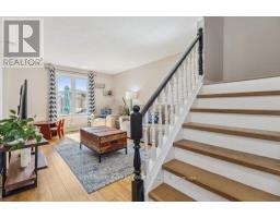 218 MARTINET AVENUE - 7
