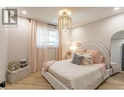 21 MCGILL PLACE - 23