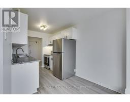 702 - 1600 ADELAIDE STREET N - 17
