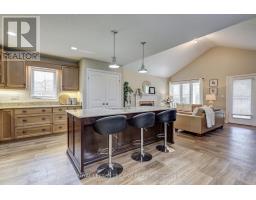48 AMBLESIDE DRIVE - 13