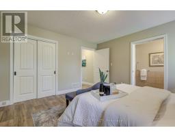 48 AMBLESIDE DRIVE - 8