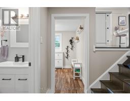 5 ABBEY RISE - 33
