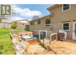 5 ABBEY RISE - 44