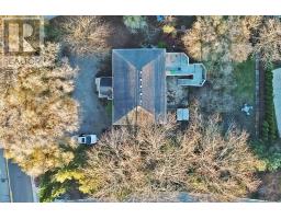 754 RIVERSIDE DRIVE - 44