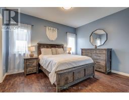 52 CIRCLEWOOD DRIVE - 18