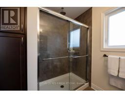 396 MACDONALD STREET - 17