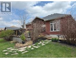 396 MACDONALD STREET - 46