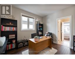 50 VEALE CRESCENT - 19