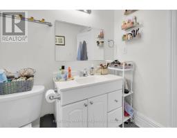922 QUEENS AVENUE - 15