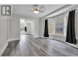 922 QUEENS AVENUE - 21