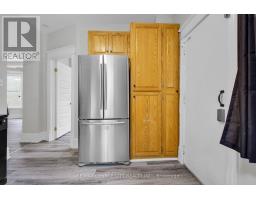 922 QUEENS AVENUE - 27