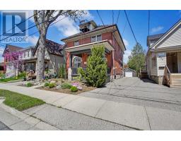 922 QUEENS AVENUE - 3